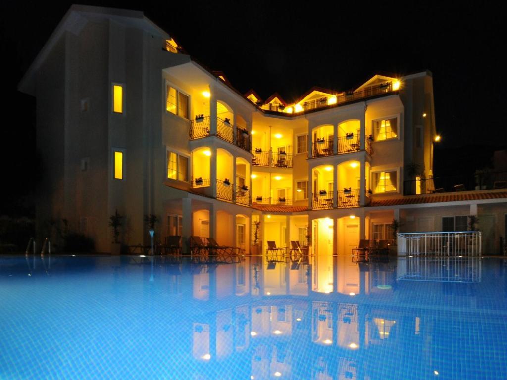 Sea Breeze And Otel 4*
