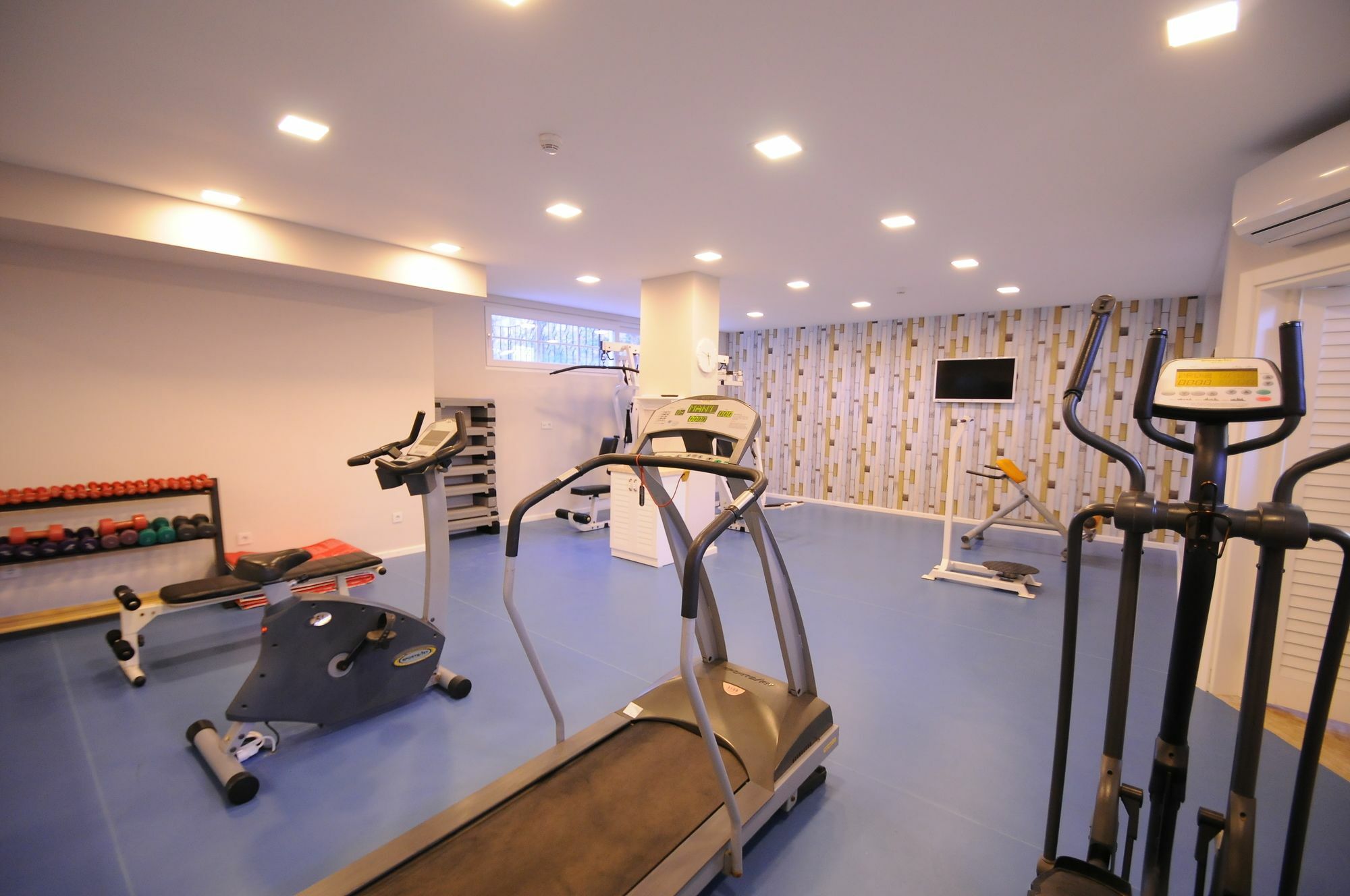 Hotel Sea Breeze And