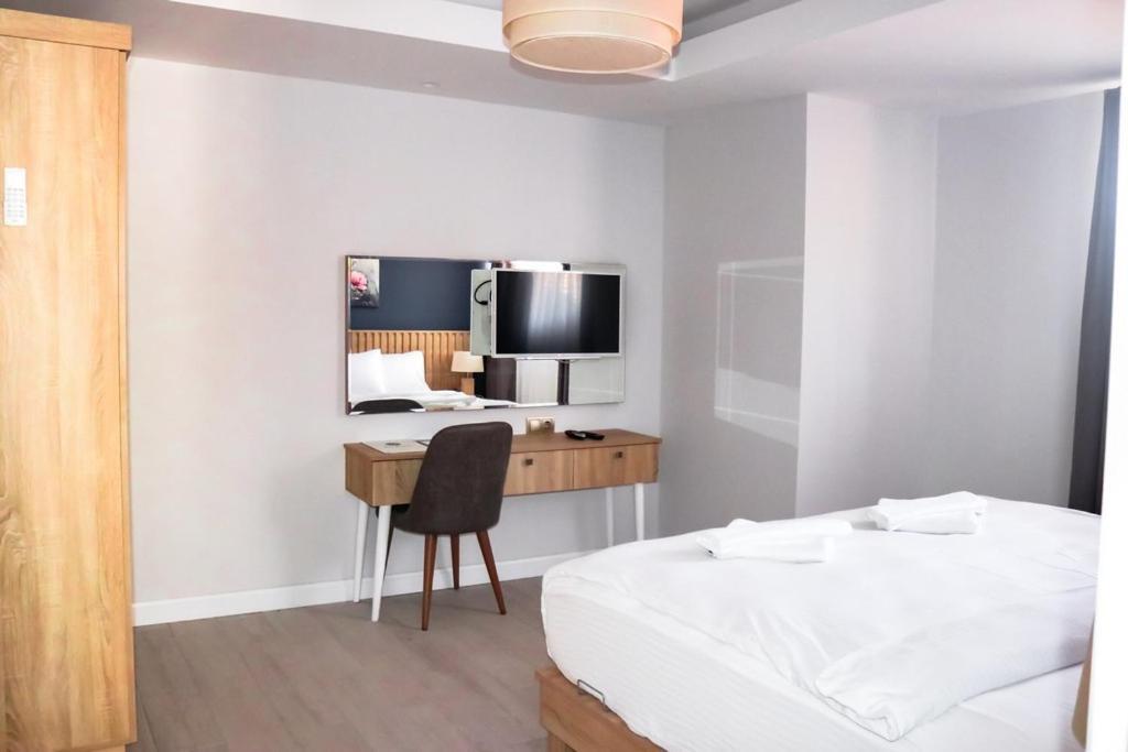 Hotel Sea Breeze And